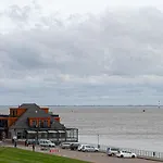 107-2 Neptun Mit Meerblick *